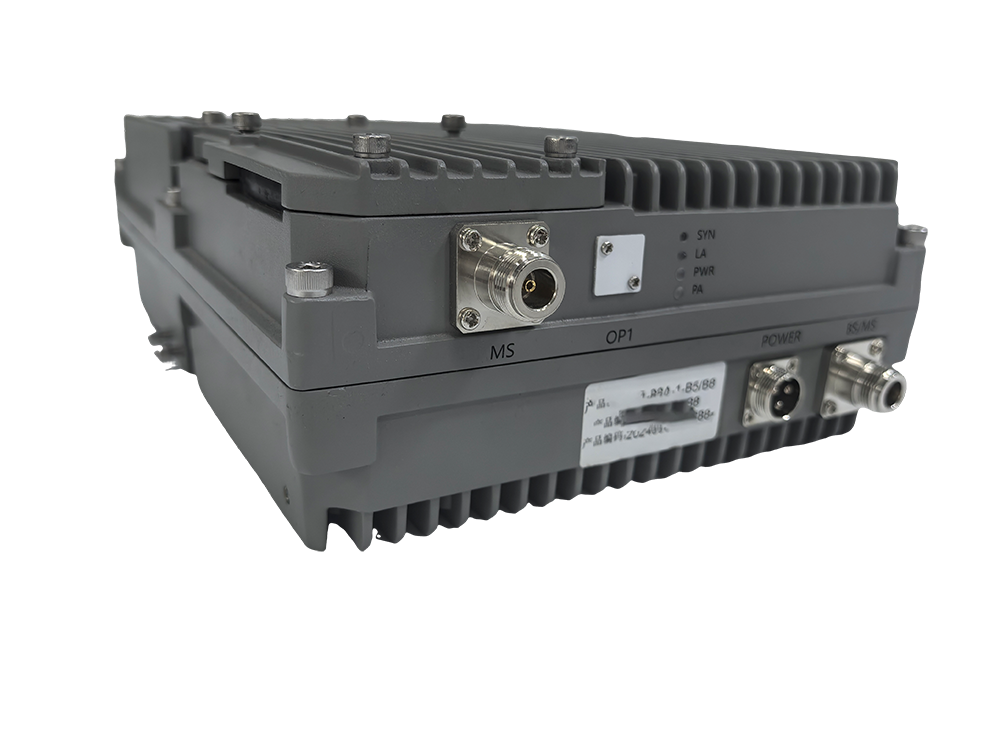  托克逊三频手机信号接收器2000㎡